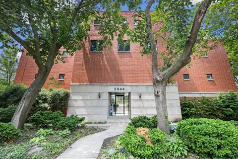 5844 N Hermitage Ave #B, Chicago, IL 60660