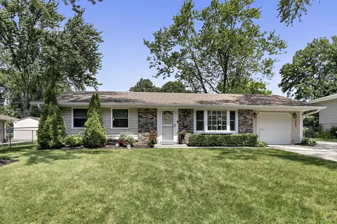 1500 Princeton Ln, Schaumburg, IL 60193
