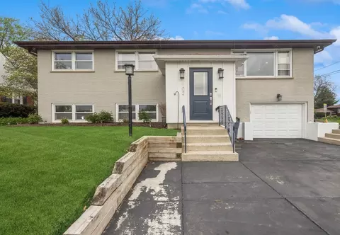 102 59th St, Willowbrook, IL 60527
