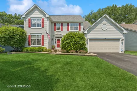 3520 Antoine Pl, Saint Charles, IL 60175