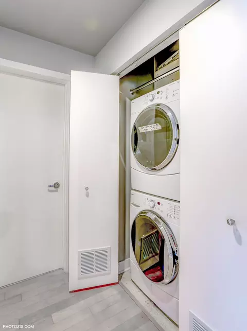 8 E Randolph St #2702, Chicago, IL 60601 photo 6