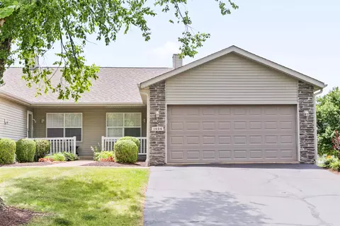 1424 Crimson Ridge Dr, Byron, IL 61010