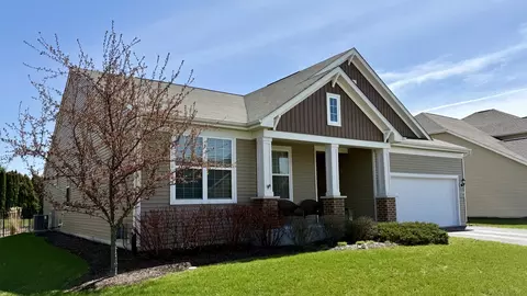 719 Foxborough Rd, South Elgin, IL 60177