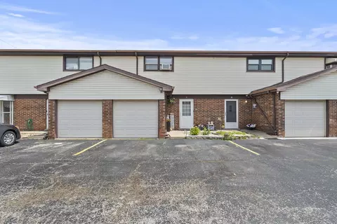 7250 W 84th St #C, Bridgeview, IL 60455
