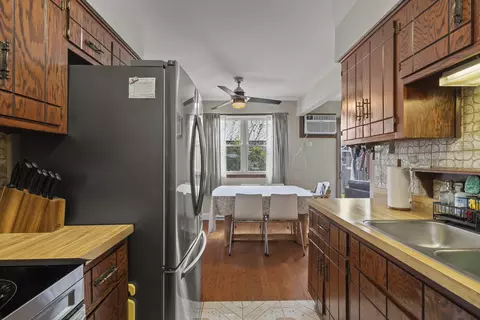 Kitchen - 7250 W 84th St #C, Bridgeview, IL 60455 photo 3 of 3