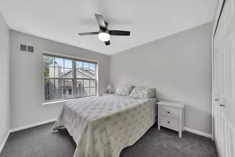 Bedroom - 991 Willow St, Itasca, IL 60143 photo 5 of 6