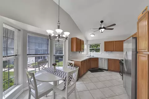 Kitchen - 991 Willow St, Itasca, IL 60143 photo 1 of 5