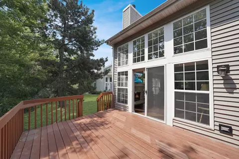 Exterior - 991 Willow St, Itasca, IL 60143 photo 3 of 4