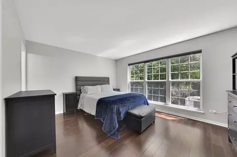 Bedroom - 991 Willow St, Itasca, IL 60143 photo 1 of 6