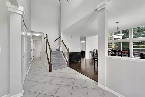 Entry Way - 991 Willow St, Itasca, IL 60143 photo 1 of 2