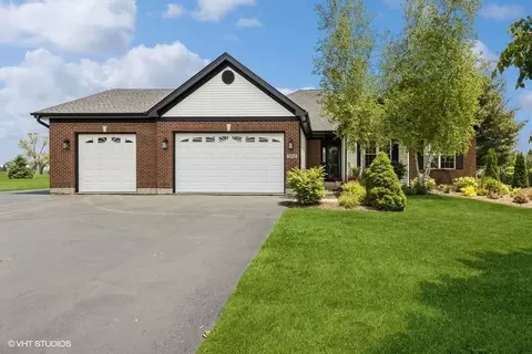 5910 Highland Prairie Dr, Johnsburg, IL 60051
