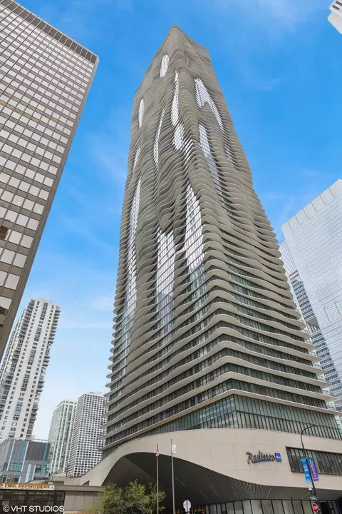 225 N Columbus Dr #5512, Chicago, IL 60601