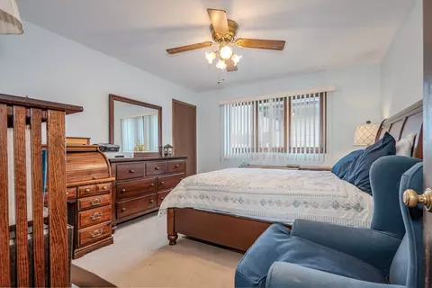 Bedroom - 14322 Kolin Ave, Midlothian, IL 60445 photo 3 of 3