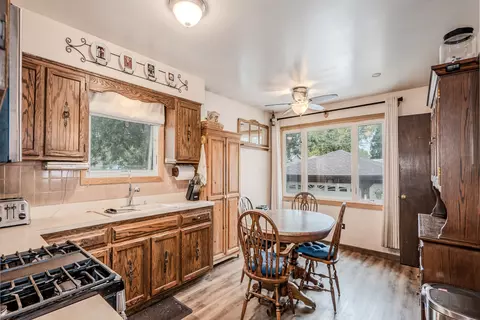 Kitchen - 14322 Kolin Ave, Midlothian, IL 60445 photo 2 of 2