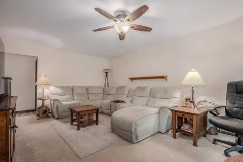 Living - 14322 Kolin Ave, Midlothian, IL 60445 photo 2 of 2