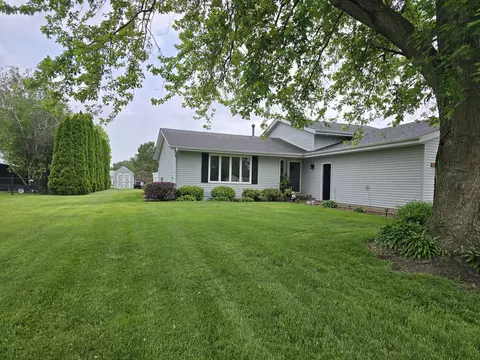 9915 Applegate Dr, Roscoe, IL 61073 photo 3