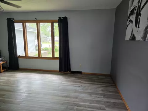 9915 Applegate Dr, Roscoe, IL 61073 photo 6