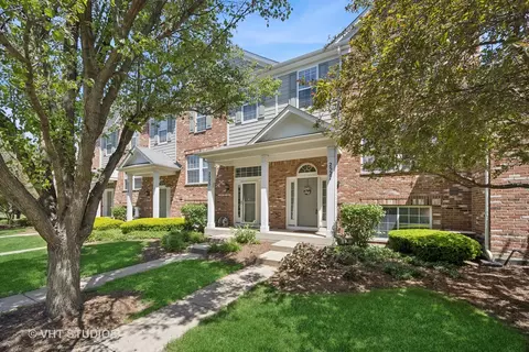 2527 Emily Ln, Elgin, IL 60124