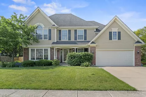 810 High Ridge Dr, West Chicago, IL 60185