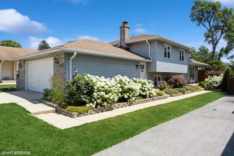 3925 Williams St, Downers Grove, IL 60515
