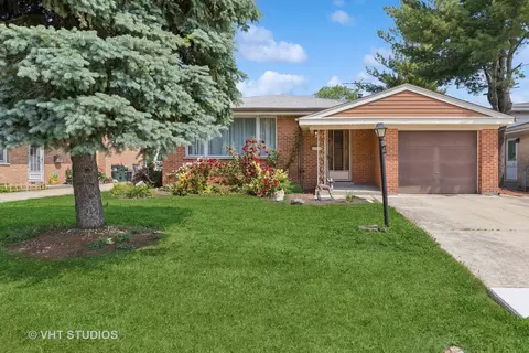 8544 W Roseview Dr, Niles, IL 60714