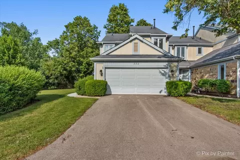 372 Goshawk Ln, Deerfield, IL 60015