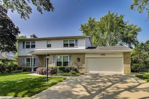 1556 Chapel Ct, Northbrook, IL 60062