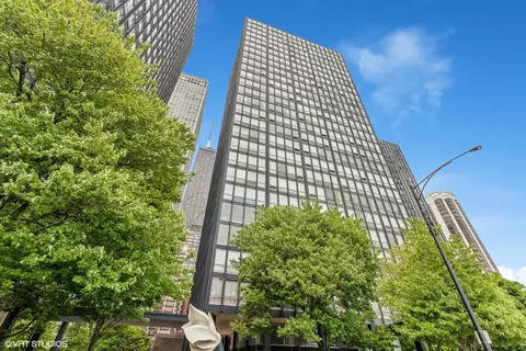 880 N Lake Shore Dr #4E, Chicago, IL 60611