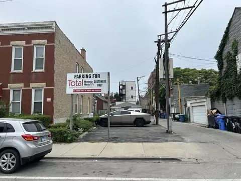 2414 W Augusta Blvd, Chicago, IL 60622