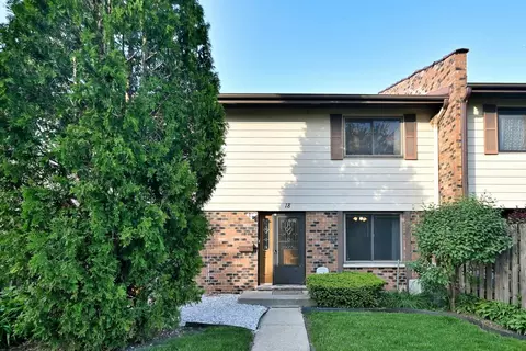 18 Winthrop Ct, Downers Grove, IL 60516