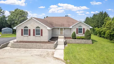 10085 N Mclinden Rd, Minooka, IL 60447