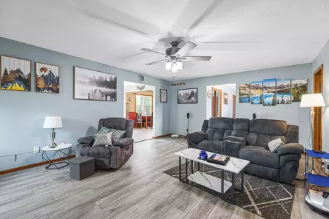 9650 Edgefield Rd, Roscoe, IL 61073 photo 8