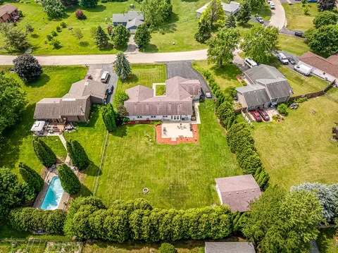 9650 Edgefield Rd, Roscoe, IL 61073 photo 48