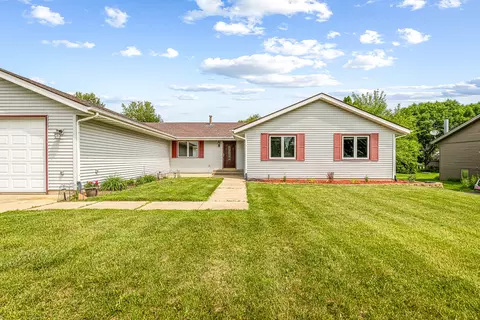 9650 Edgefield Rd, Roscoe, IL 61073 photo 3