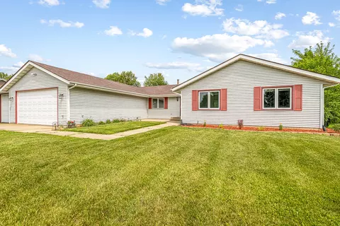 9650 Edgefield Rd, Roscoe, IL 61073 photo 2