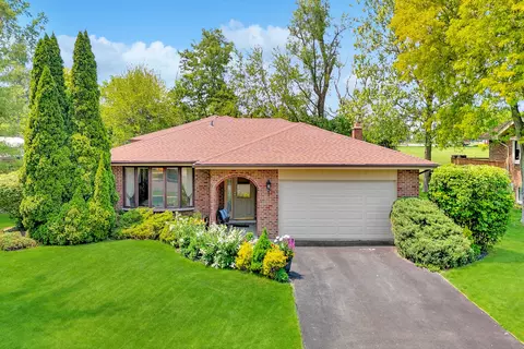 13040 W Tanglewood Cir, Palos Park, IL 60464