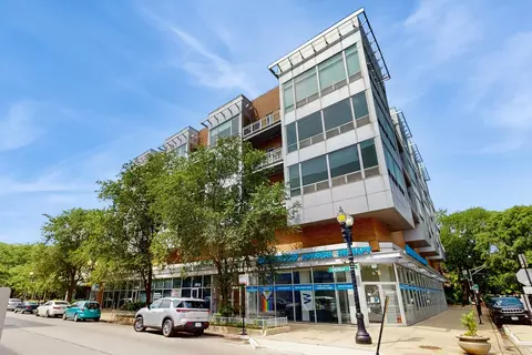 3920 N Sheridan Rd #411, Chicago, IL 60613