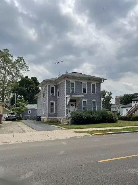 424 S Lincoln Ave, Aurora, IL 60505