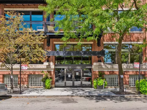 1040 W Adams St #238, Chicago, IL 60607
