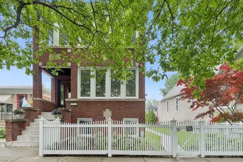 2939 N Troy St, Chicago, IL 60618