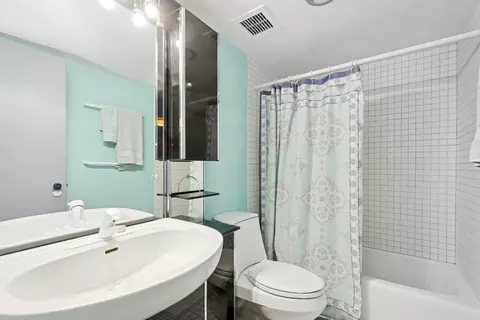 Bath - 175 E Delaware Pl #8305, Chicago, IL 60611 photo 1 of 1