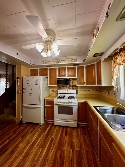 Kitchen - 361 Wiley Ave, Paw Paw, IL 61353 photo 3 of 3