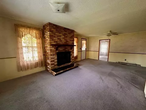 Living - 361 Wiley Ave, Paw Paw, IL 61353 photo 3 of 4
