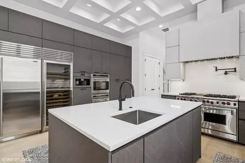 1431 N Mohawk St, Chicago, IL 60610 photo 10