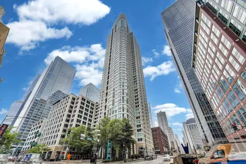 345 N Lasalle Blvd #3904, Chicago, IL 60654