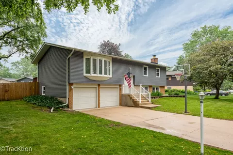 6943 Parkview Dr, Downers Grove, IL 60516