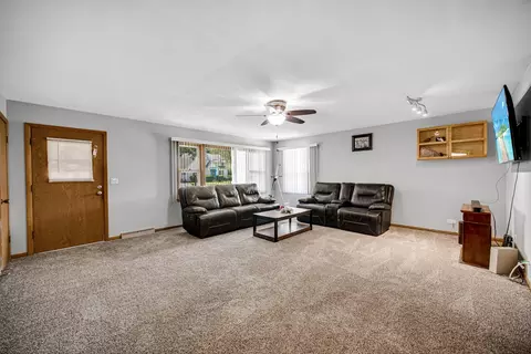 Living - 370 N Commonwealth Ave, Elgin, IL 60123 photo 2 of 3