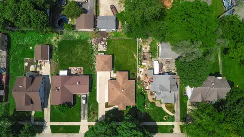 View/Area - 370 N Commonwealth Ave, Elgin, IL 60123 photo 1 of 3