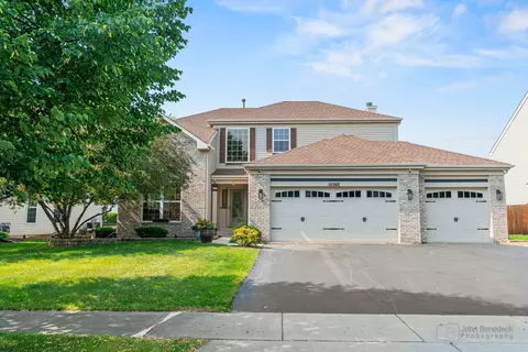 10568 Yellowstone Dr, Huntley, IL 60142