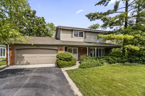 1145 Wincanton Dr, Deerfield, IL 60015
